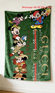 Gucci Nostalgic Mickey Tapestry Gucci Vintage Mickey Throw blankets IMG_2736